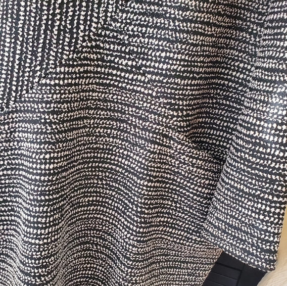 Ladies pullover dress, black & white, large, pockets, perfect condition. - Picture 4 of 10